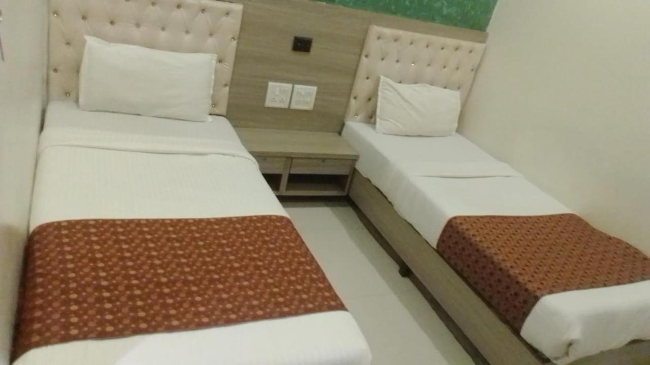 Hotel Time Gold Near Domestics Airport Mumbai Kültér fotó
