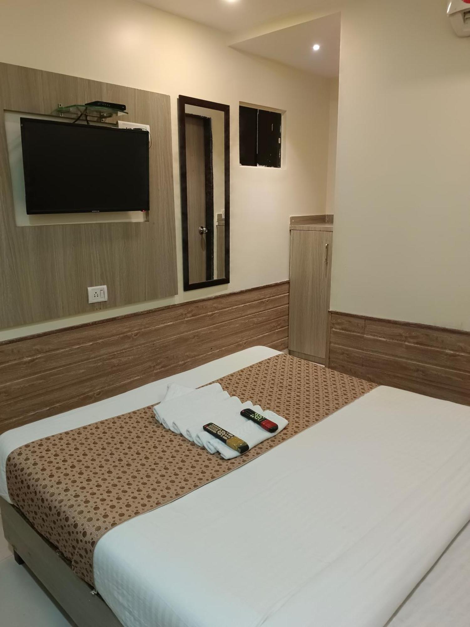 Hotel Time Gold Near Domestics Airport Mumbai Kültér fotó