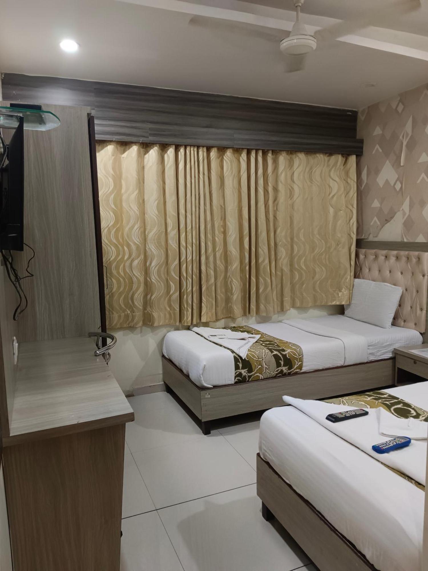 Hotel Time Gold Near Domestics Airport Mumbai Kültér fotó